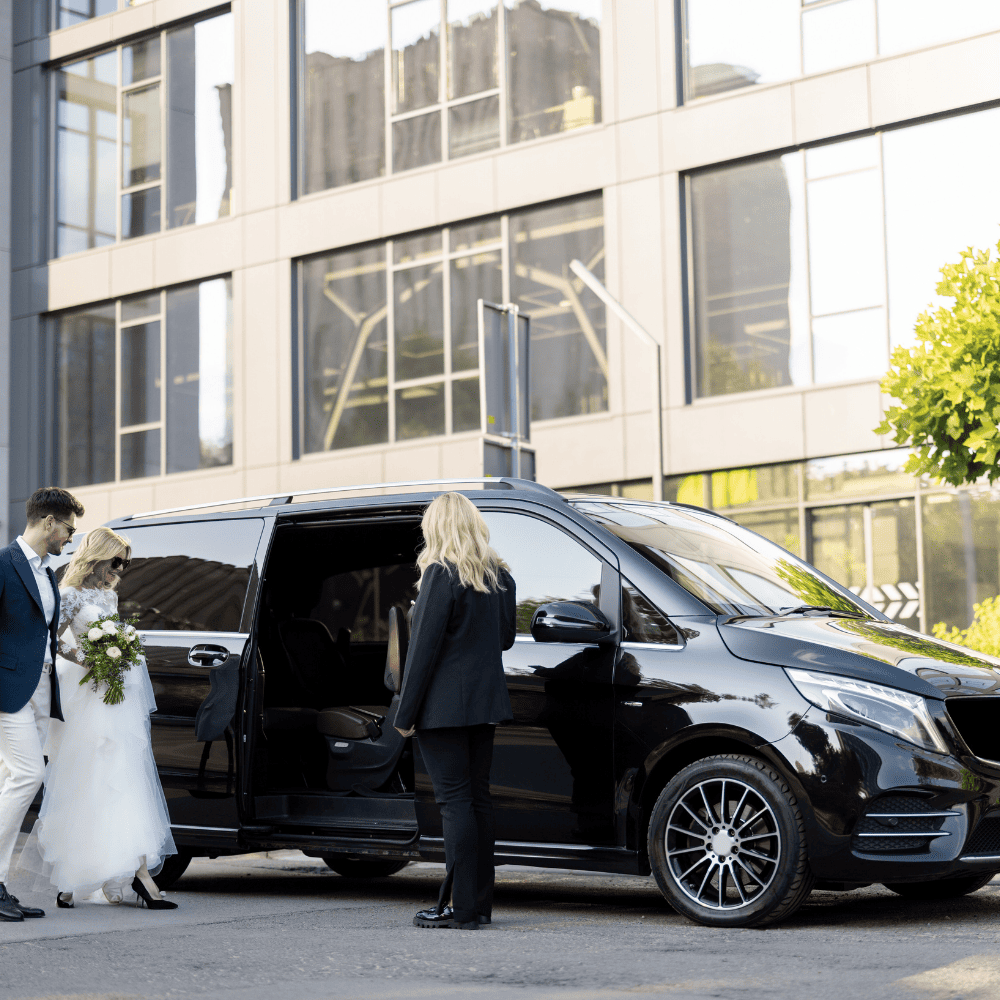 Minivan – Private and Comfortable Travel for Small Groups